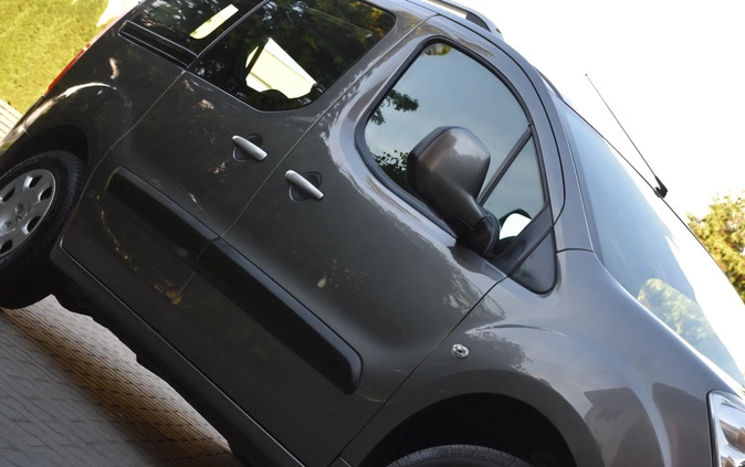 Peugeot Partner cena 25999 przebieg: 179206, rok produkcji 2011 z Darłowo małe 781